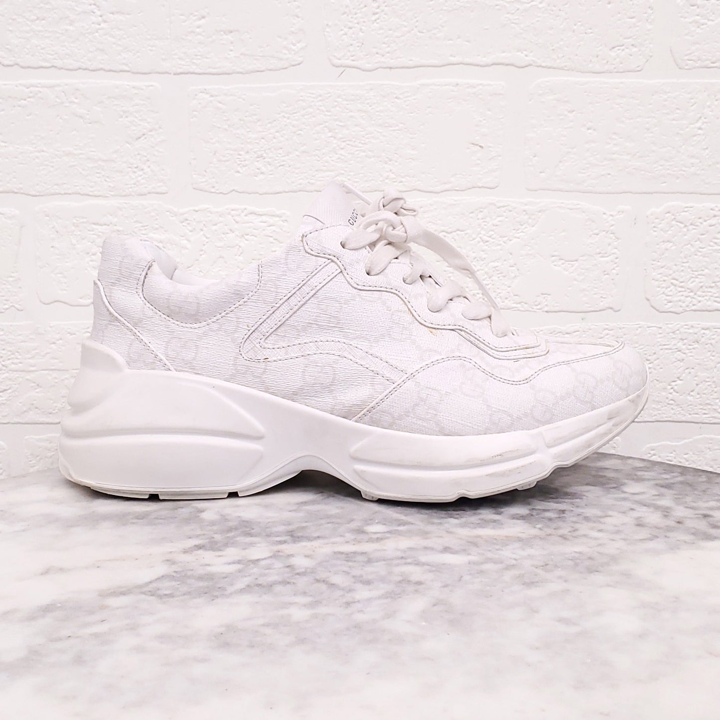 GUCCI WHITE 'RHYTON' GG LOGO SNEAKERS - SIZE 38.5