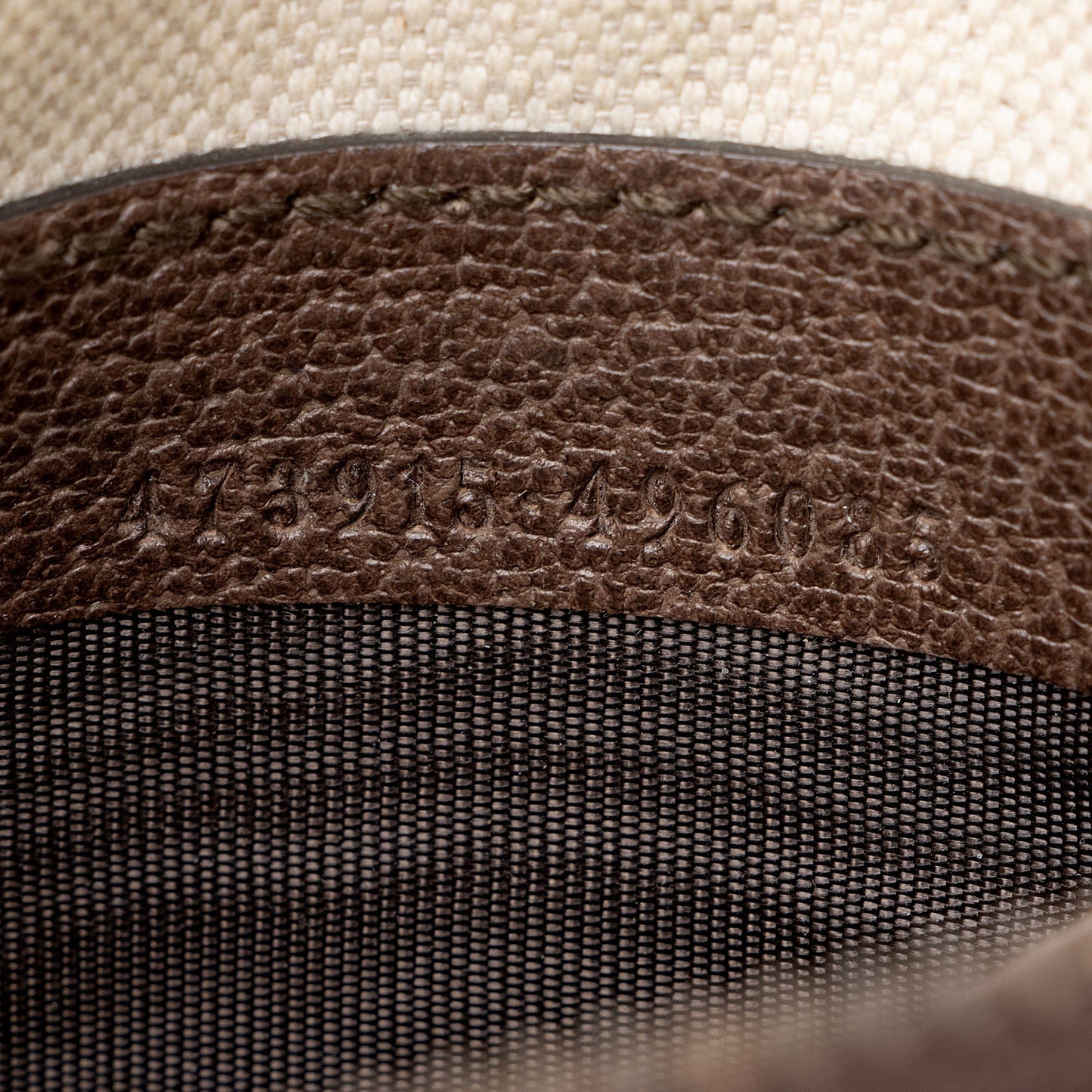 Gucci GG Supreme Courrier Clutch