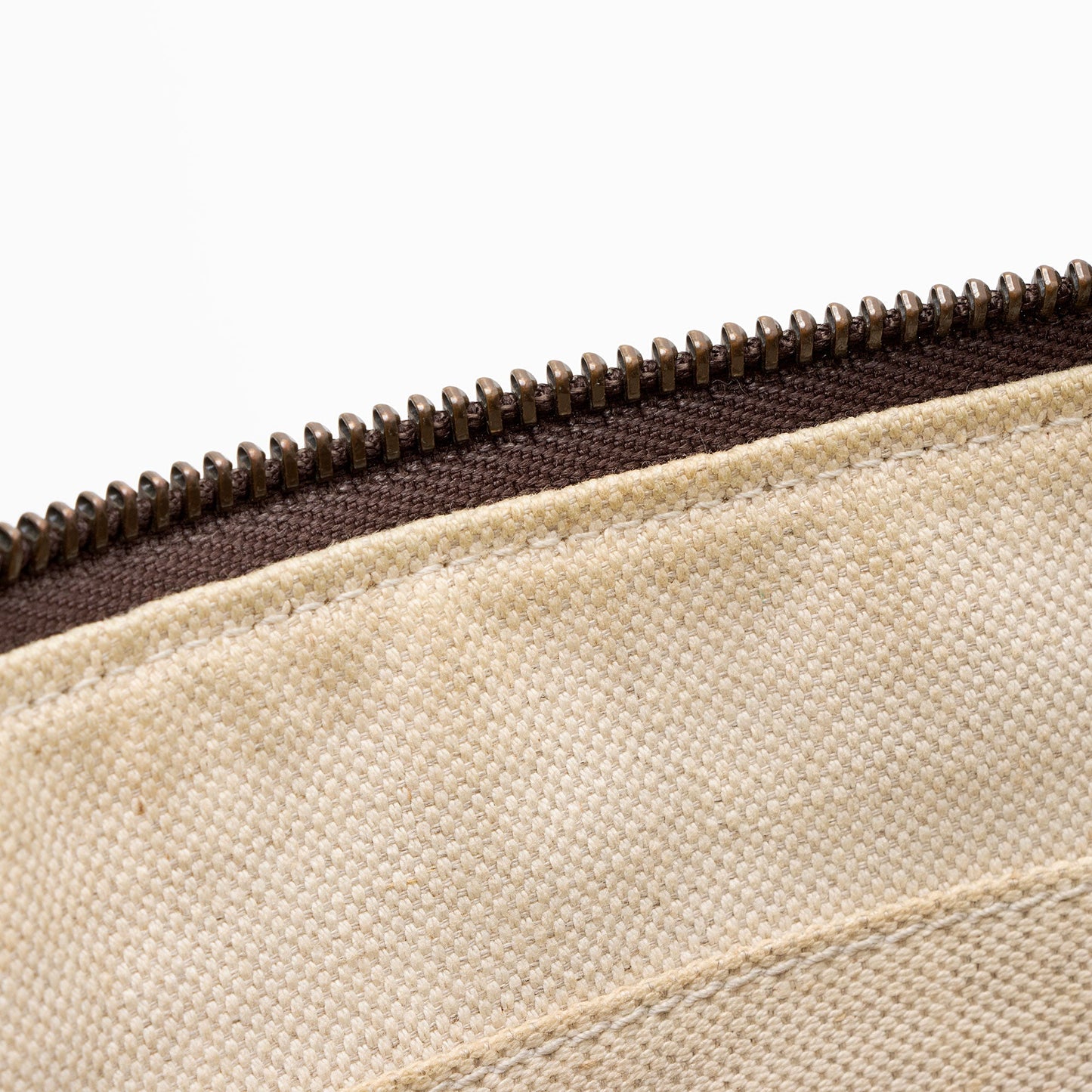 Gucci GG Supreme Courrier Clutch