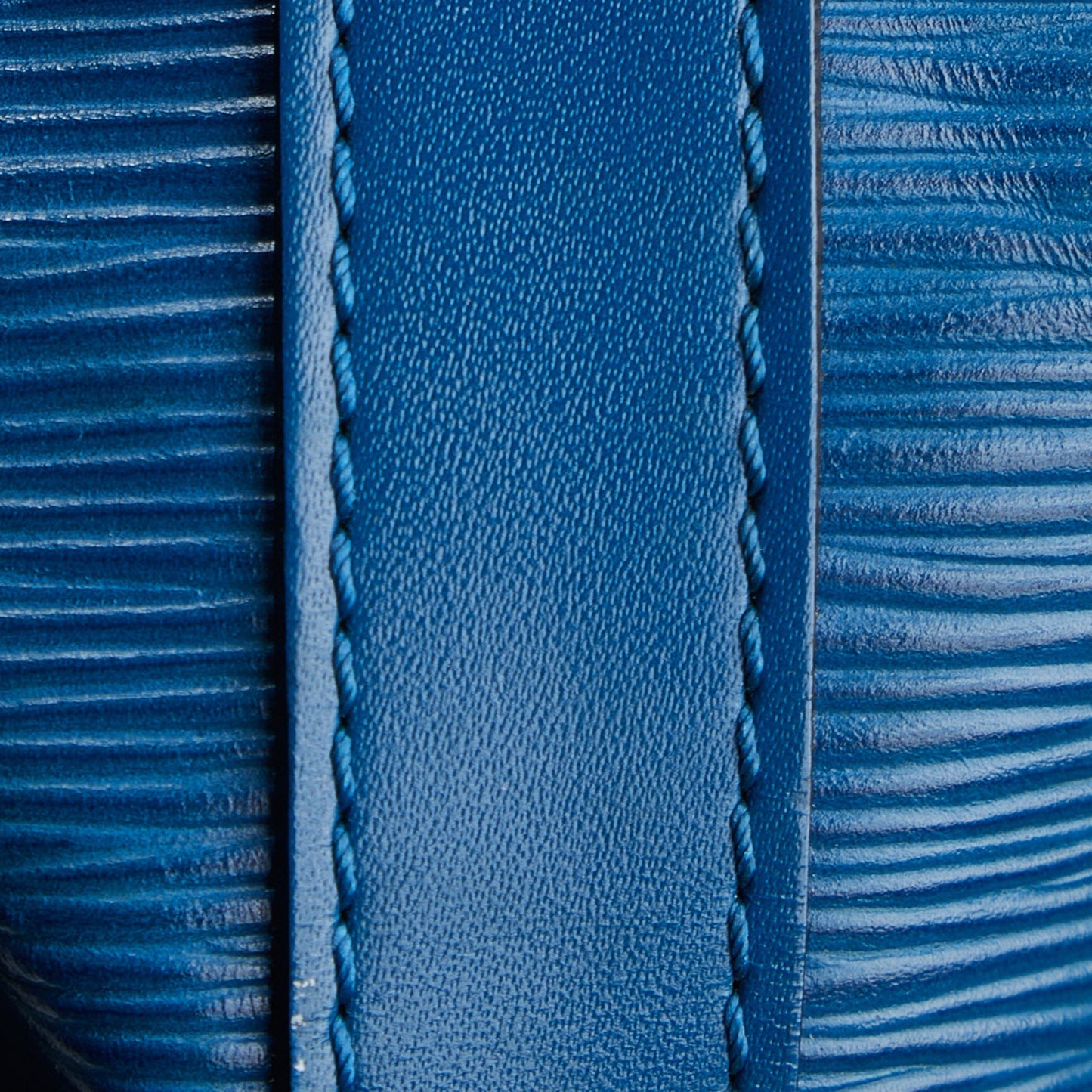 LOUIS VUITTON Epi Petit Noe Bucket Bag