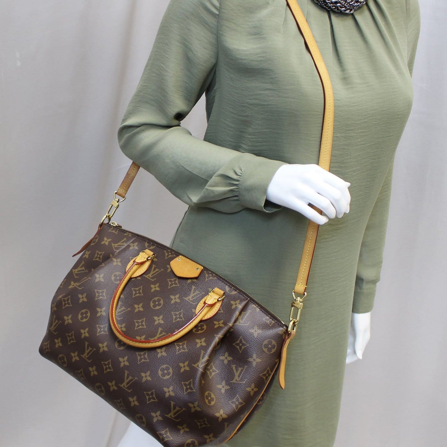 LOUIS VUITTON Monogram Canvas Turenne MM 2 Way Shoulder Bag