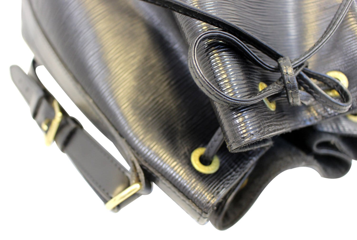 LOUIS VUITTON Epi Leather Noe Black Shoulder Bag