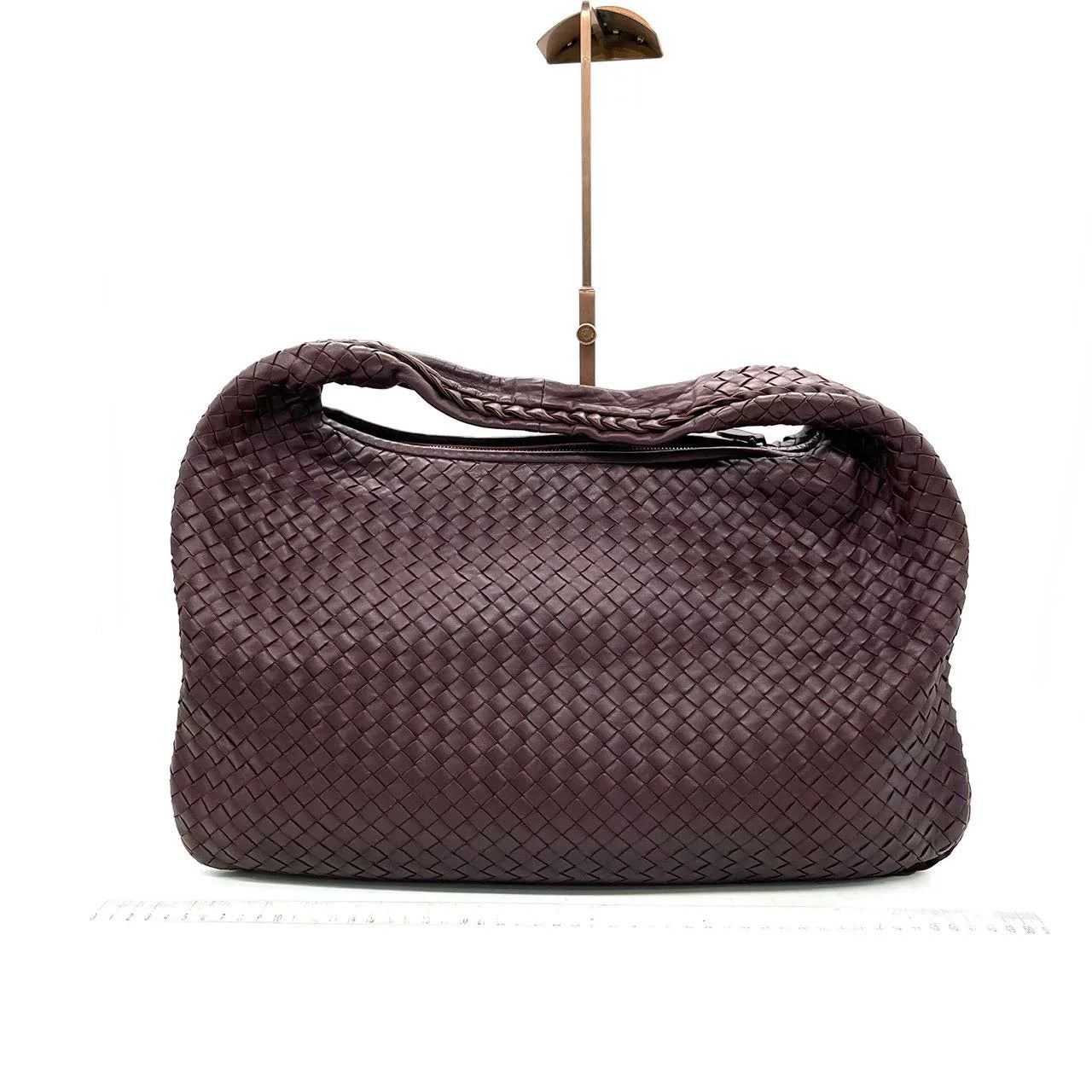 Bottega Veneta Intrecciato Hobo Bag Medium Burgundy Wine Color Lambskin leather