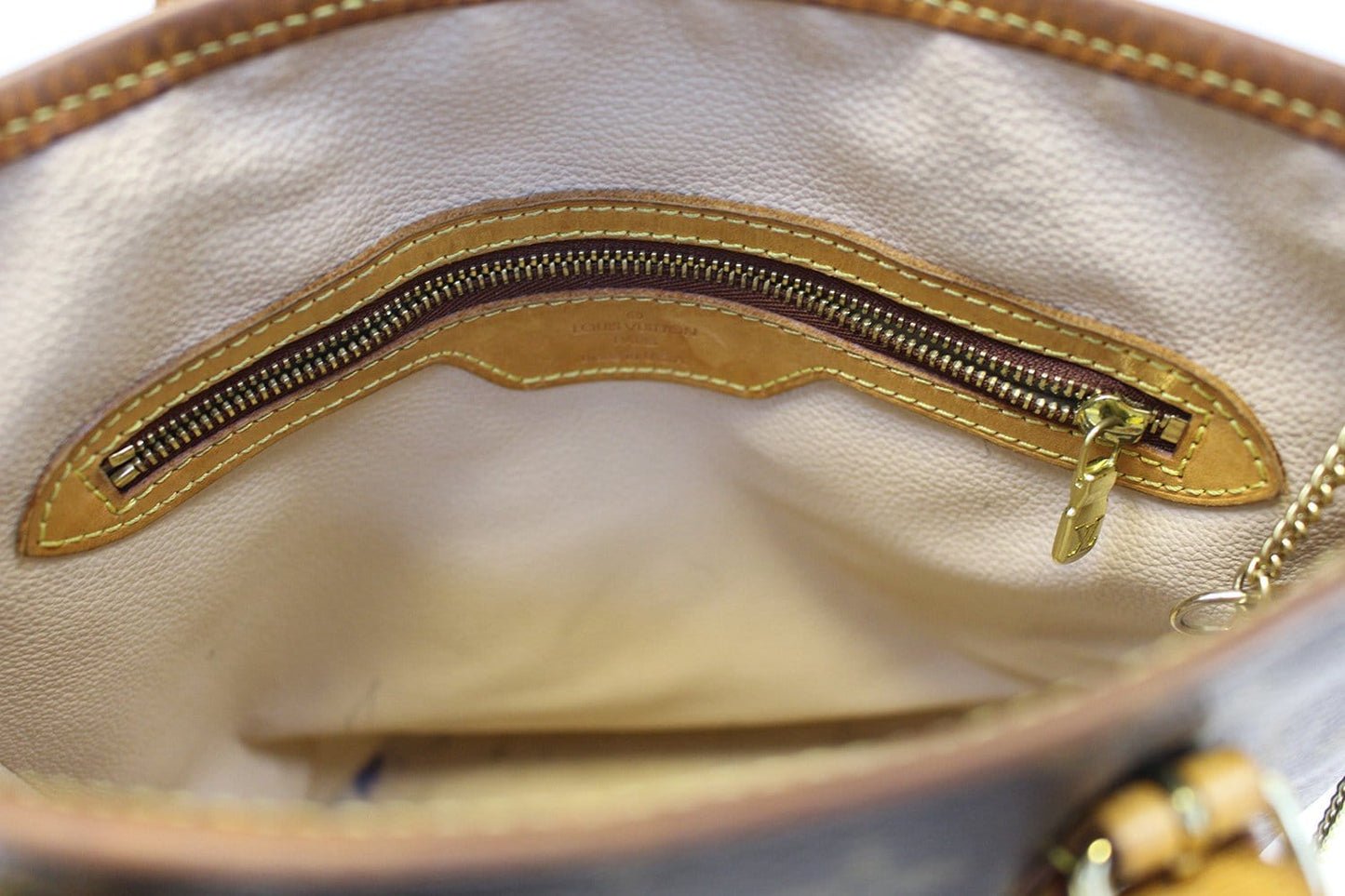 LOUIS VUITTON Monogram Canvas Petit Bucket Shoulder Bag