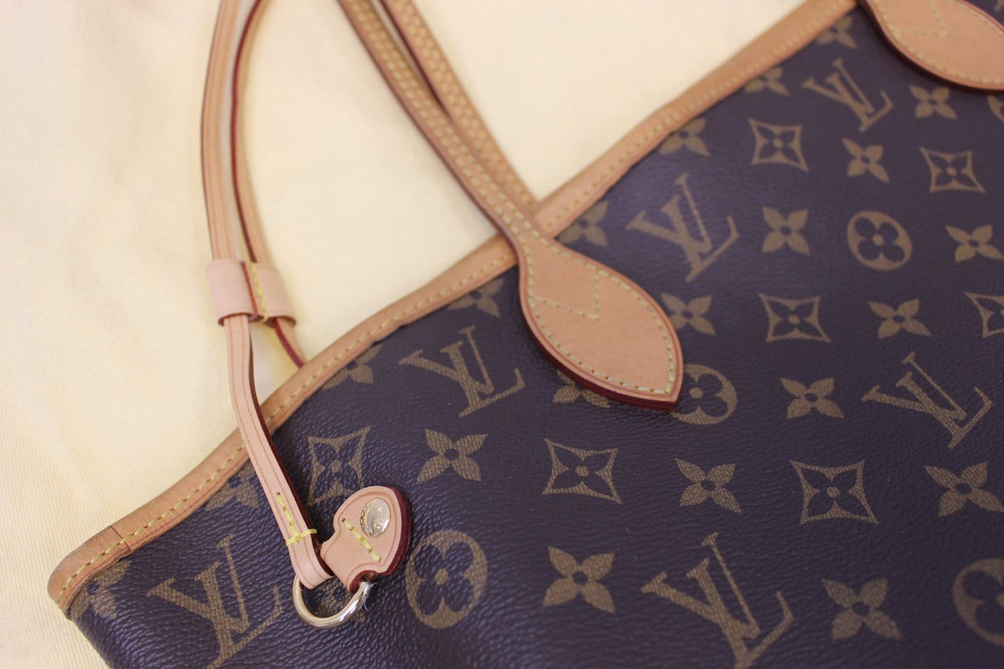 LOUIS VUITTON Monogram Canvas Neverfull MM Shoulder Bag
