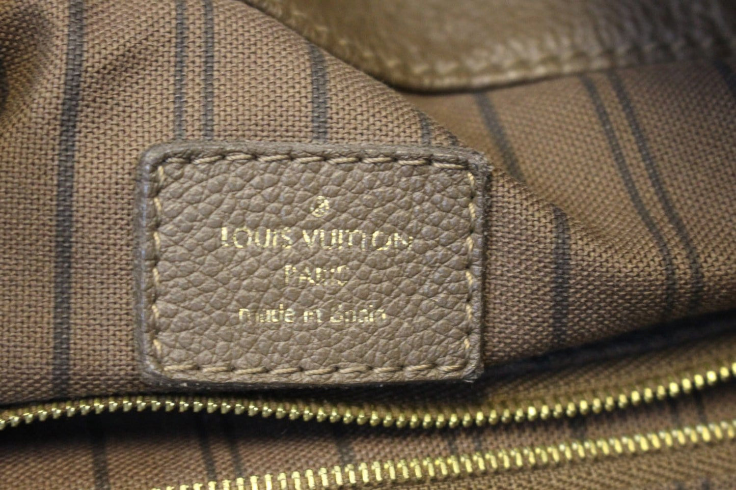 LOUIS VUITTON Artsy MM Empreinte Leather Terre Shoulder Bag