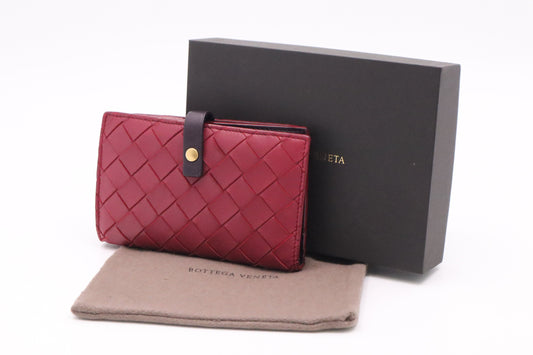Bottega Veneta Wallet in Burgundy Intrecciato Leather