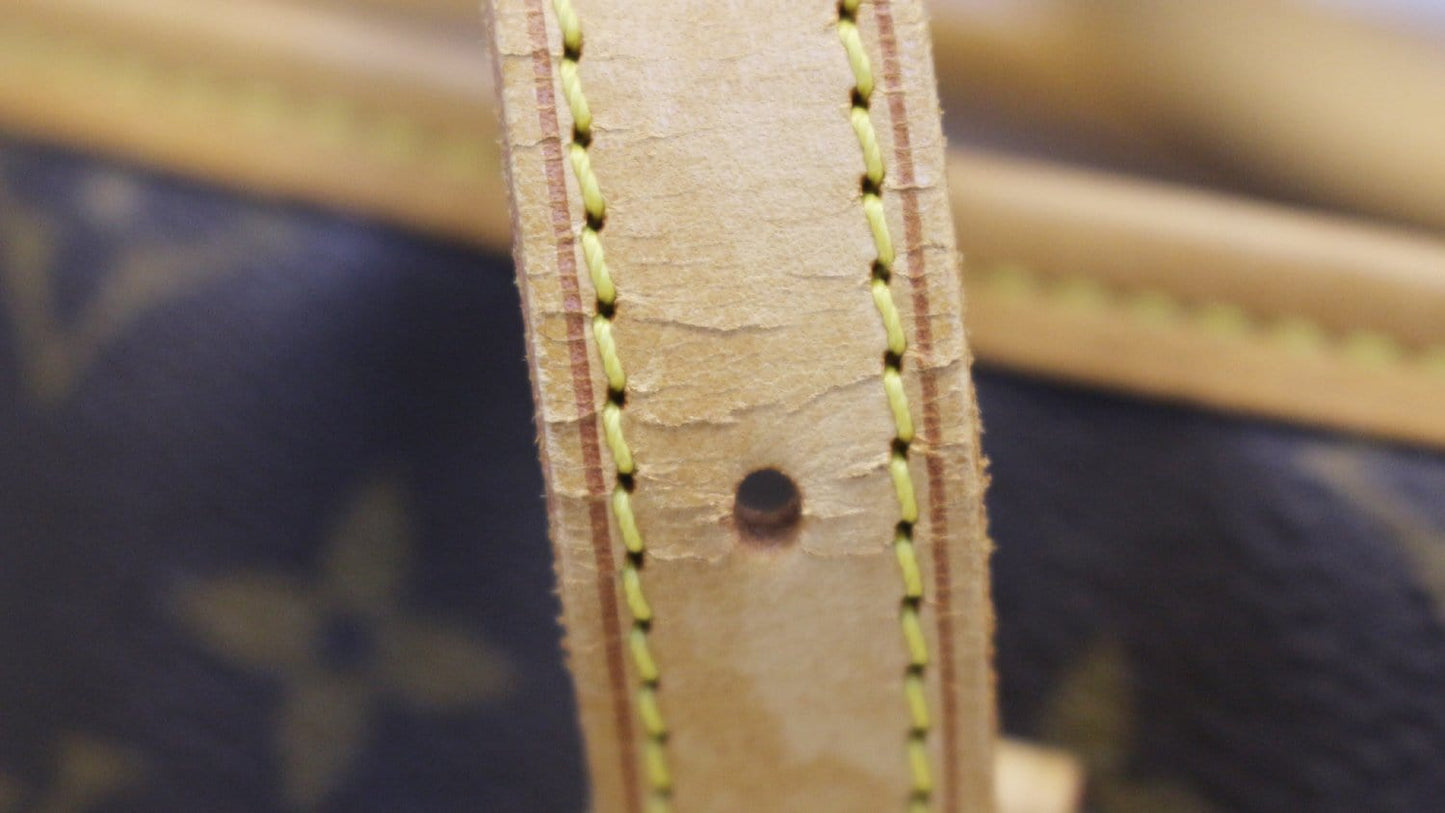 LOUIS VUITTON Monogram Canvas Brown Bucket GM Shoulder Bag