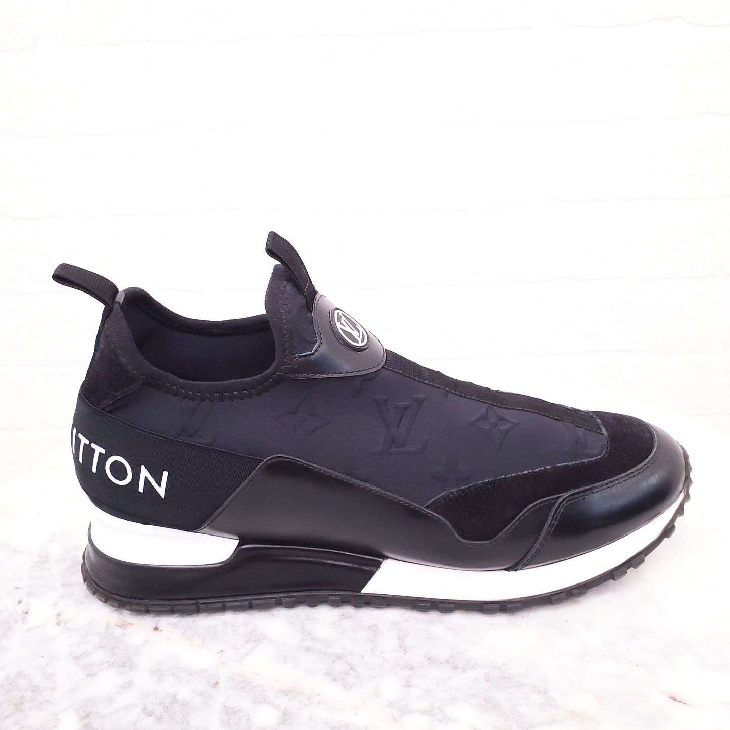 LOUIS VUITTON BLACK PULL ON LOGO SNEAKERS - SIZE 38