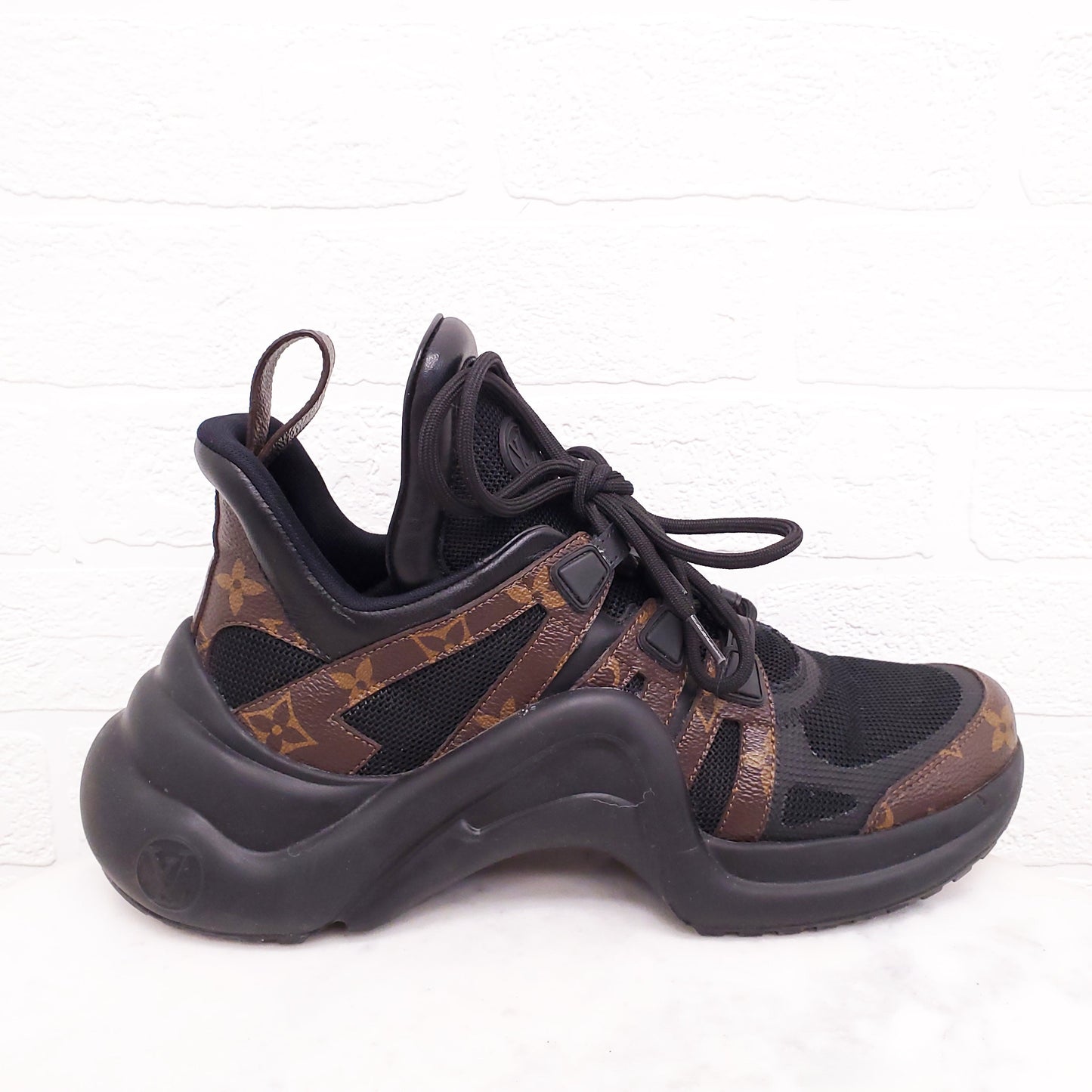 LOUIS VUITTON 'ARCHLIGHT' MONOGRAM SNEAKERS - SIZE 39.5