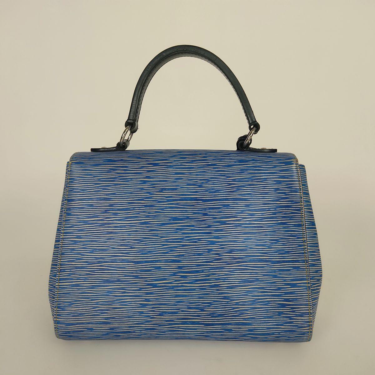 LOUIS VUITTON Louis Vuitton Louis Vuitton Cluny bag in light blue epi leather