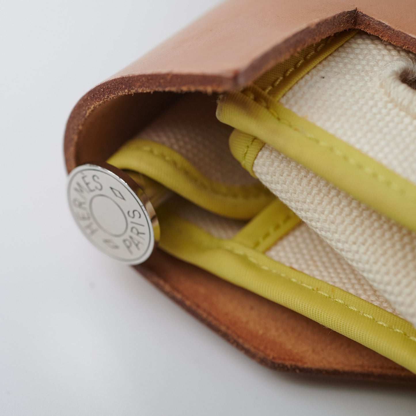 ITEM 20 - Hermes Herbag 39 Q Square Stamp (2013)