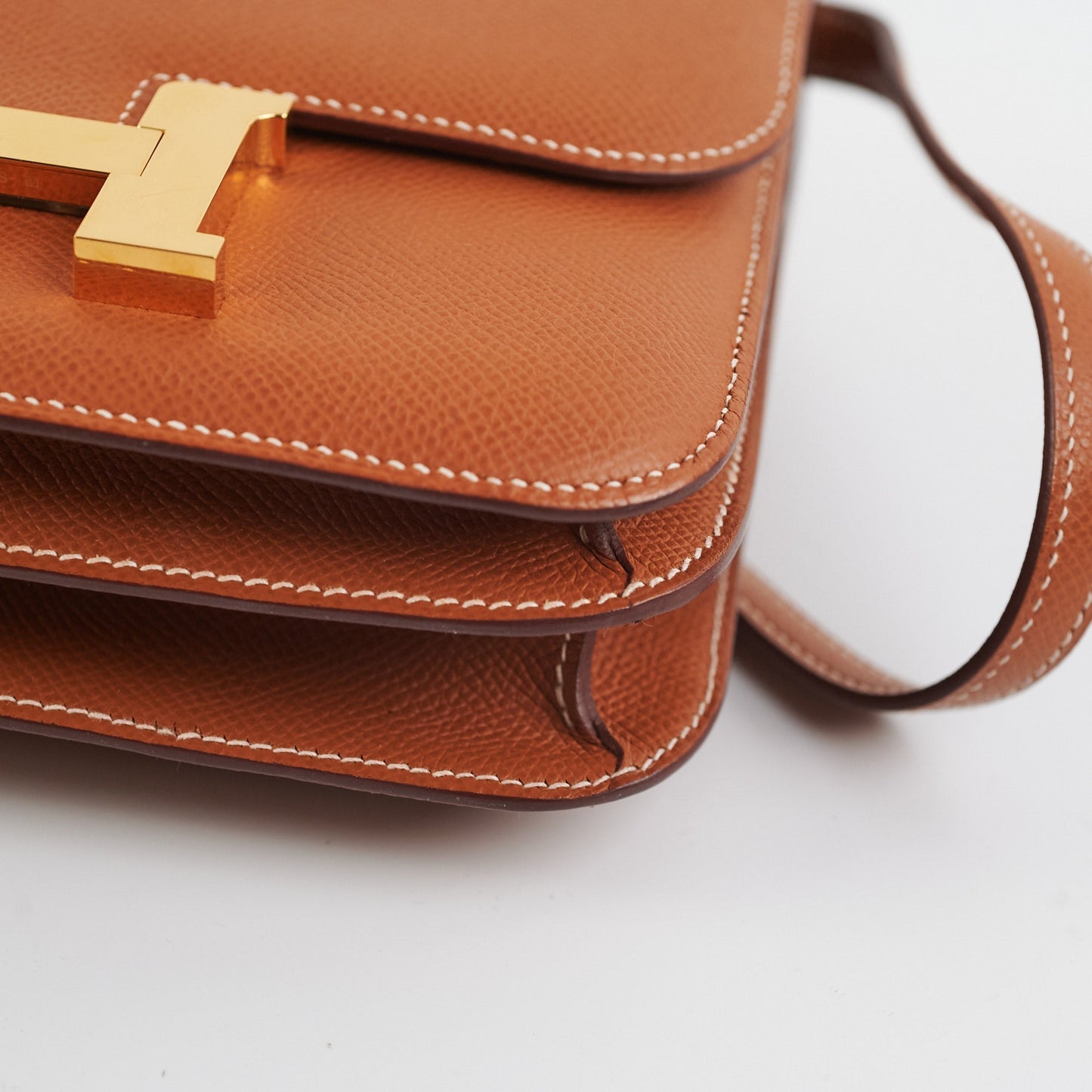 ITEM 34 - Hermes Constance 18 Gold Z Stamp 2021