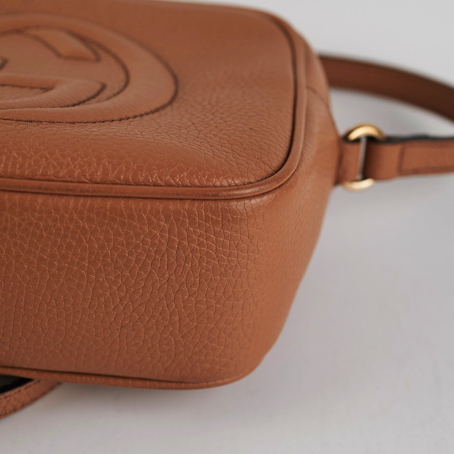 ITEM 28 - Gucci Soho Disco Dark Beige