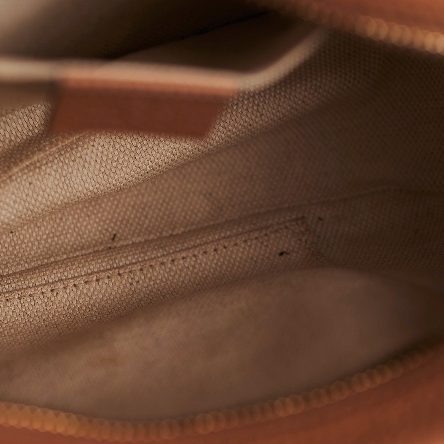 ITEM 28 - Gucci Soho Disco Dark Beige