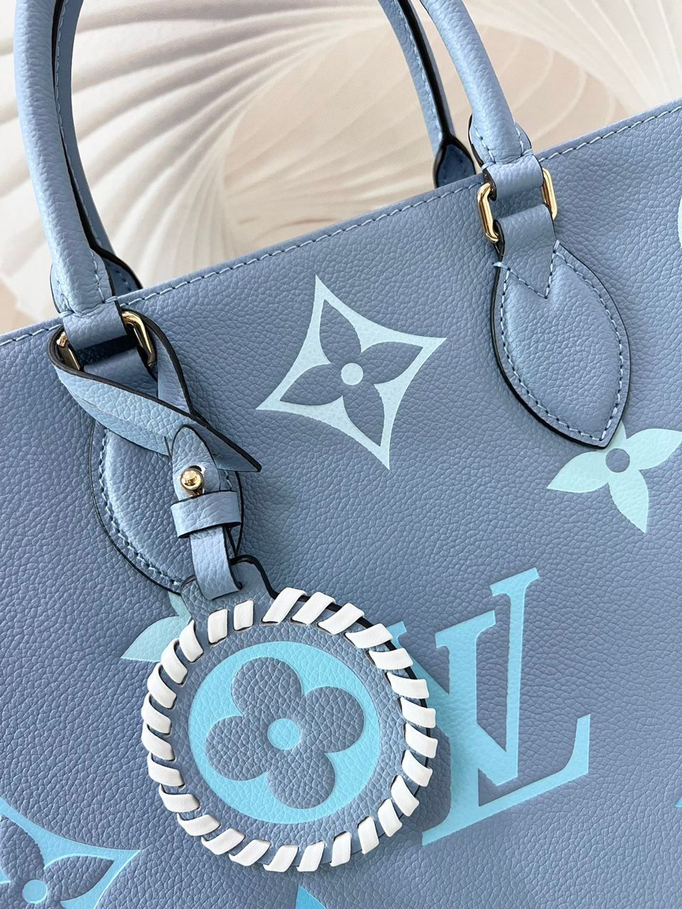 Top Quality OnTheGo MM Monogram Empreinte Summer Blue For By The Pool Collection, Women Handbags, Tote Bags 13.8in/35cm Top Quality M45718