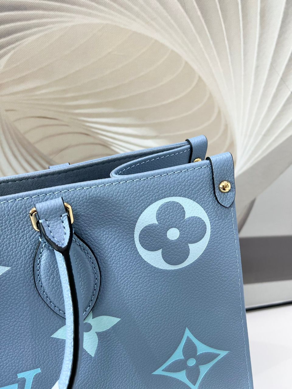 Top Quality OnTheGo MM Monogram Empreinte Summer Blue For By The Pool Collection, Women Handbags, Tote Bags 13.8in/35cm Top Quality M45718