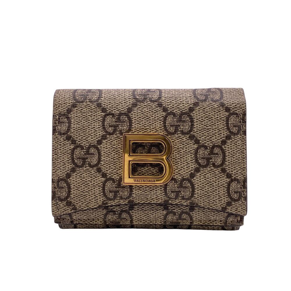 GUCCI Tri-fold wallet 681700 PVC coated canvas beige Balenciaga Compact Wallet GG Supreme logo The Hacker Women