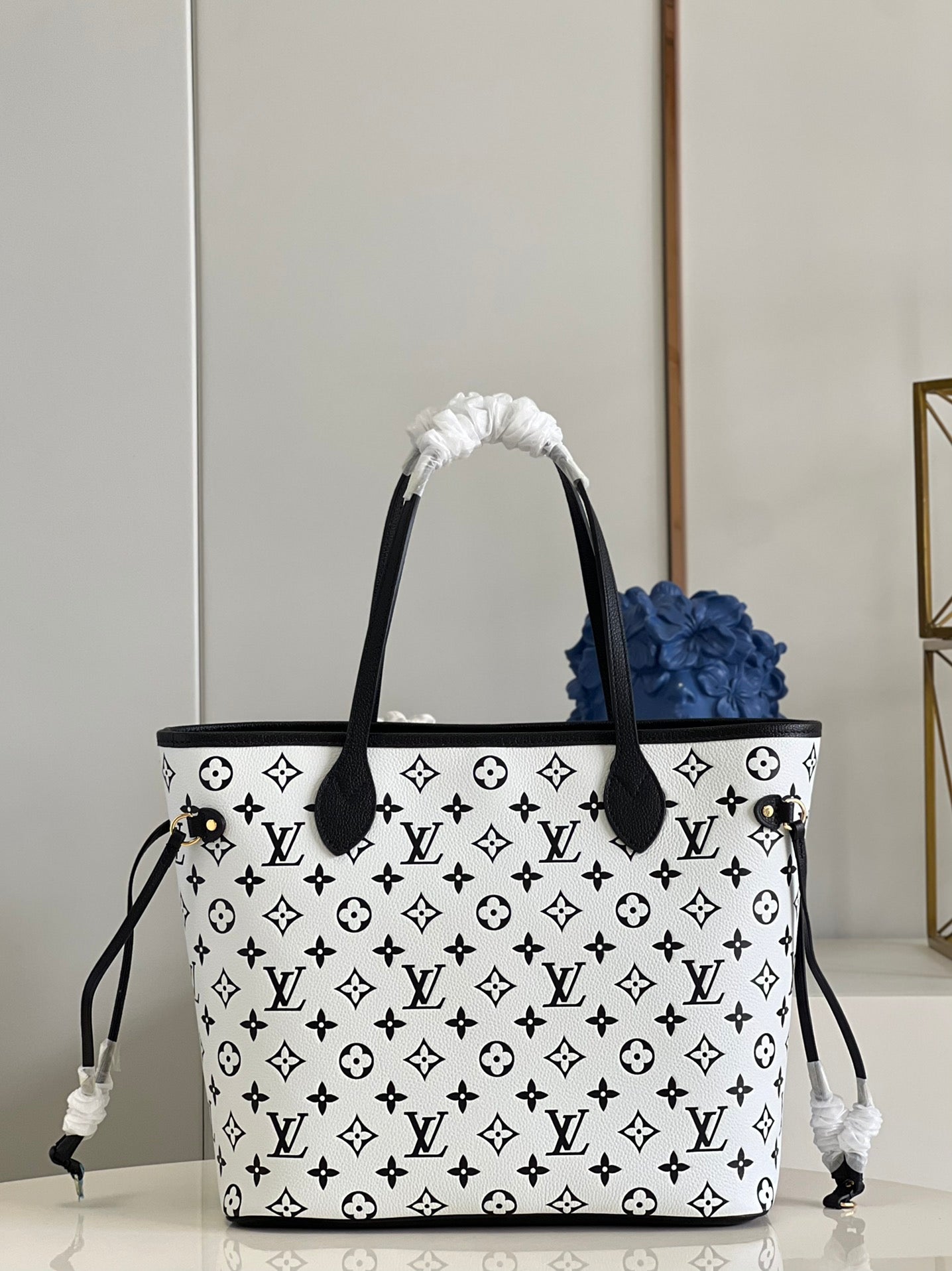 Top Quality Neverfull MM Monogram Empreinte Black/White For Women,  Tote Bags 12.2in/31cm Top Quality M46103