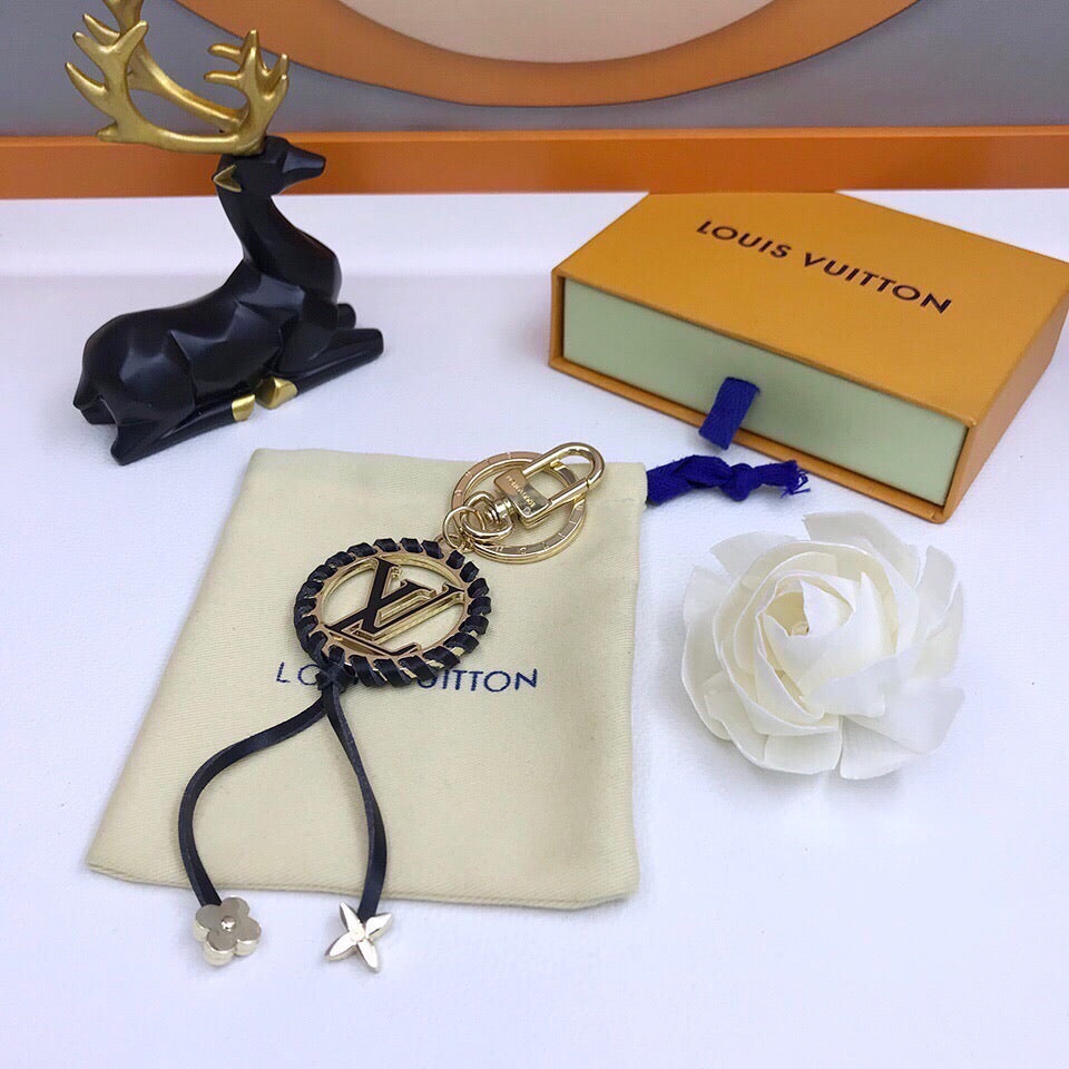 EN - Lux Keychains LUV 006