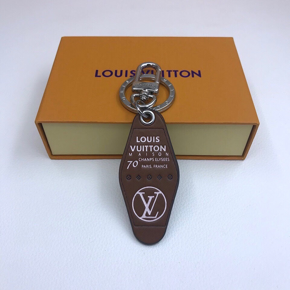 EN - Lux Keychains LUV 008