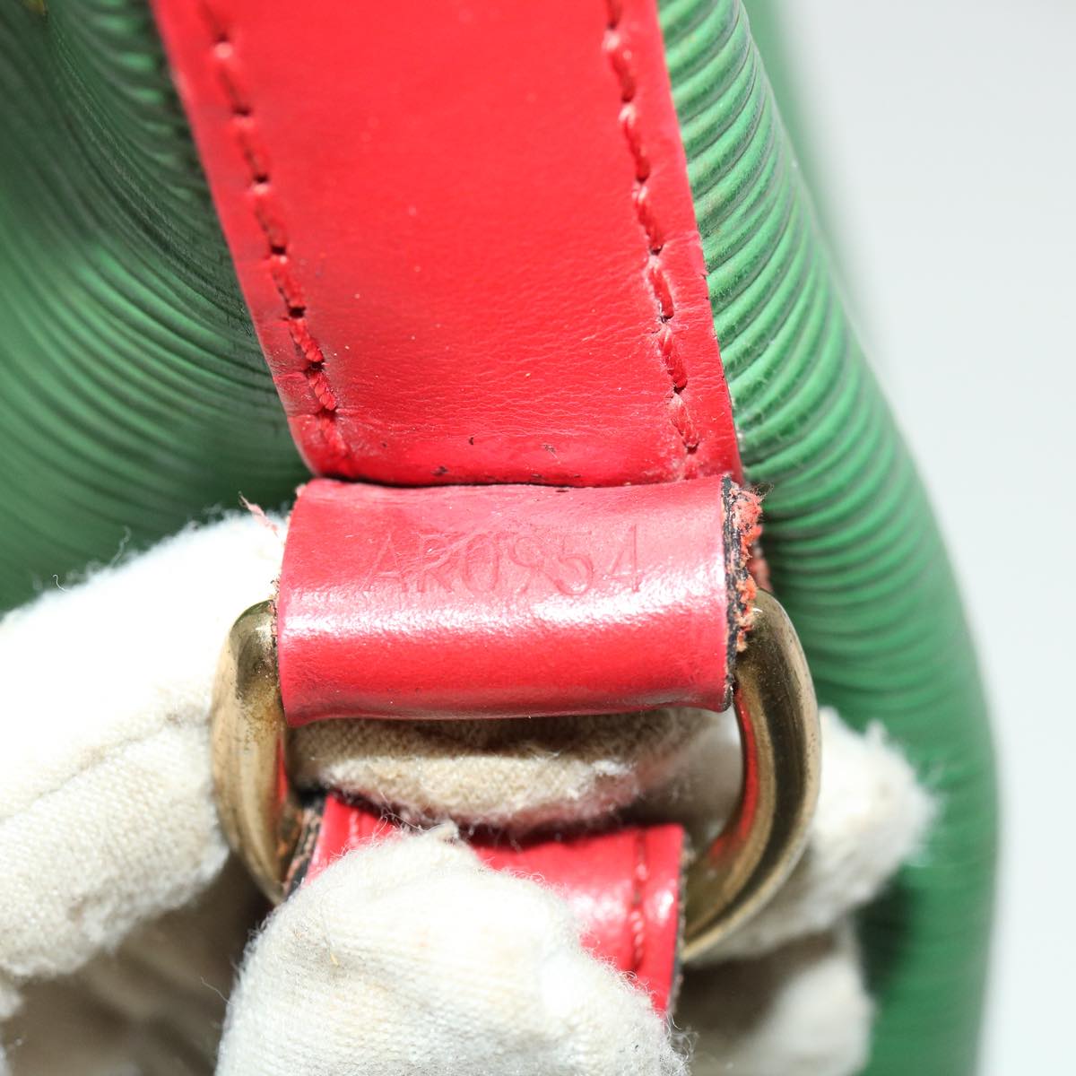 LOUIS VUITTON Epi Petit Noe Bicolor Shoulder Bag Green Red M44147 LV Auth ai476