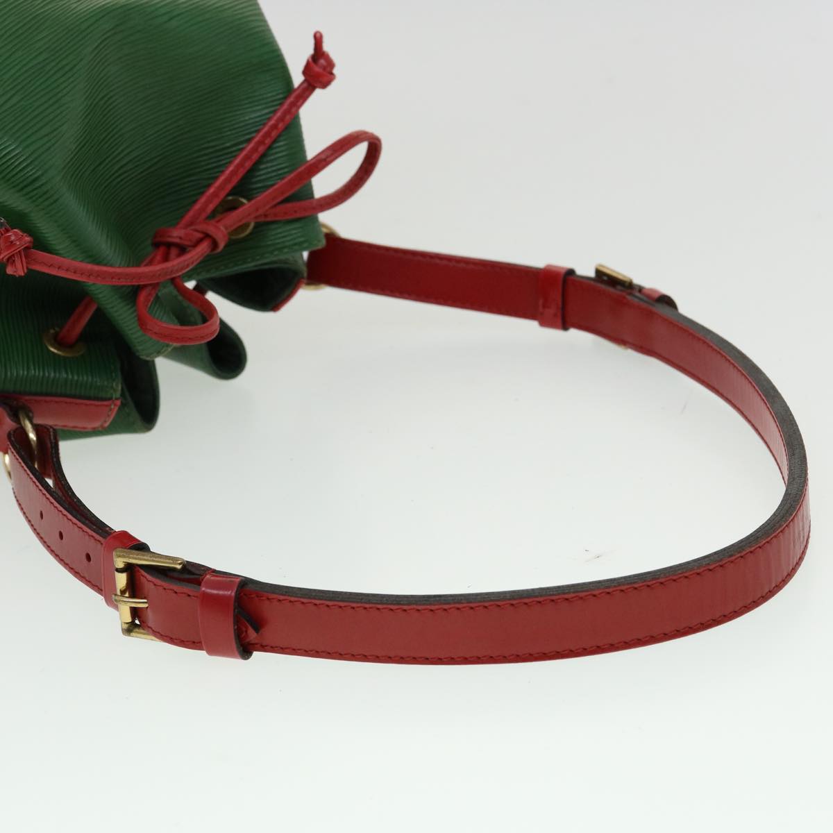 LOUIS VUITTON Epi Petit Noe Bicolor Shoulder Bag Green Red M44147 LV Auth ai476