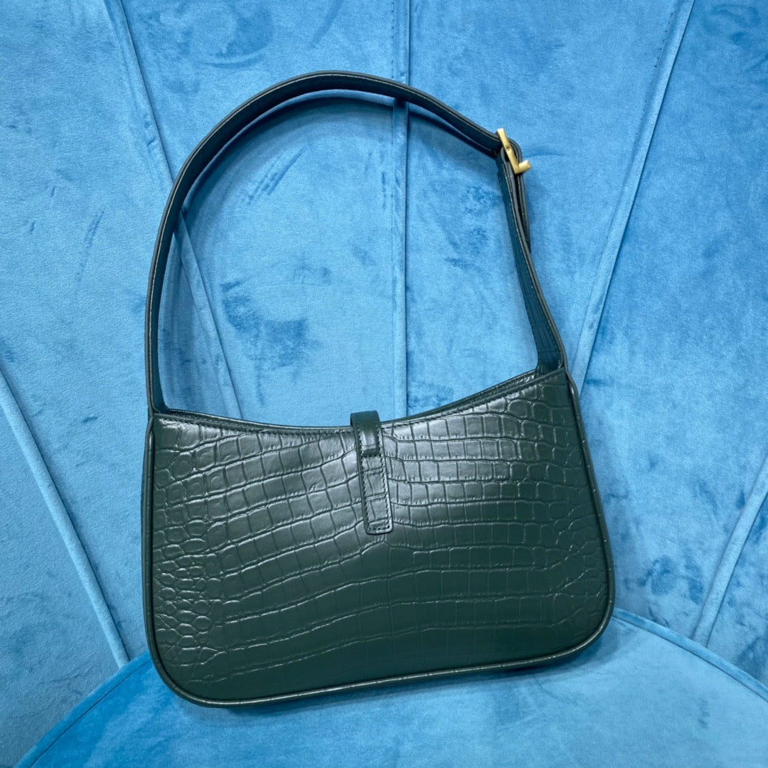 Top Quality Le 5 À 7 Hobo Bag In CrocoTop Qualityle Embossed Shiny Dark Green For Women 9in/23cm YSL 657228DZE0W3045