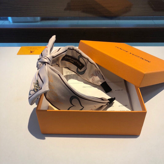 EN - Luxury Hair Band LUV 026