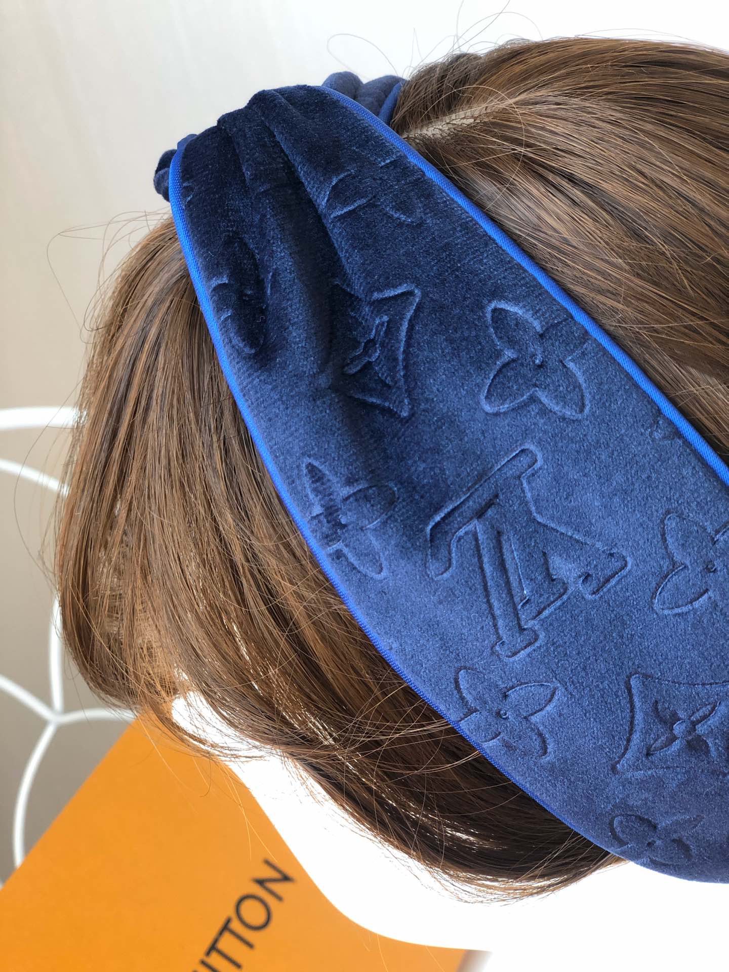 EN - Luxury Hair Band LUV 007