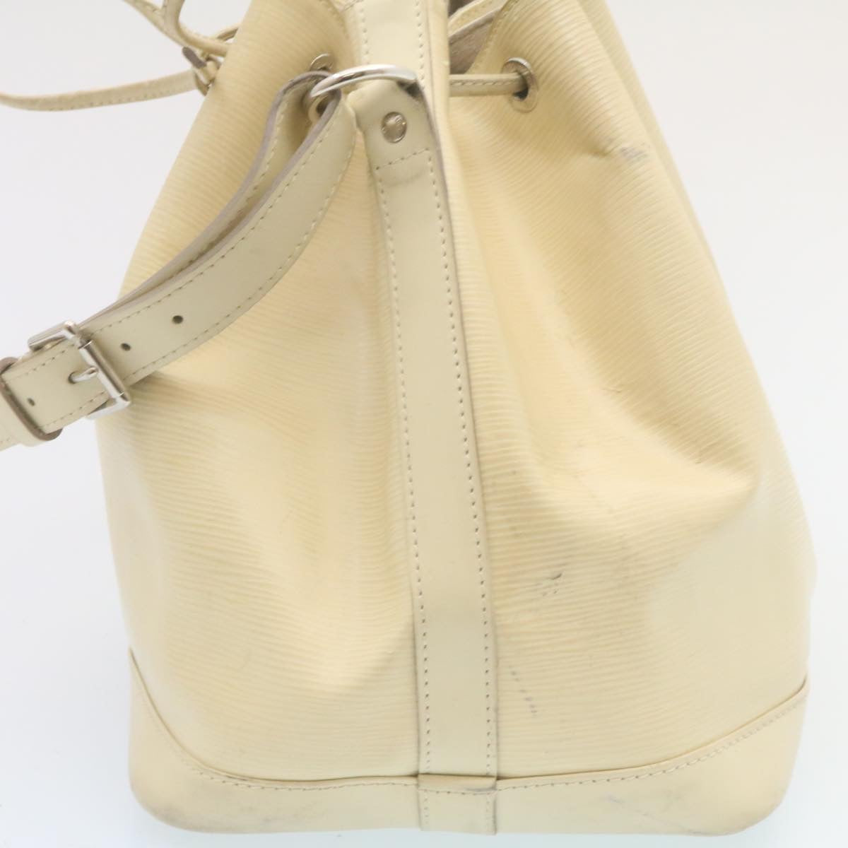 LOUIS VUITTON Epi Noe Shoulder Bag White M4084J LV Auth am2138g