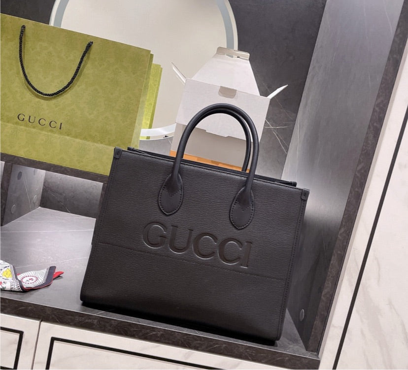 Large Black woman Gucci Handbag