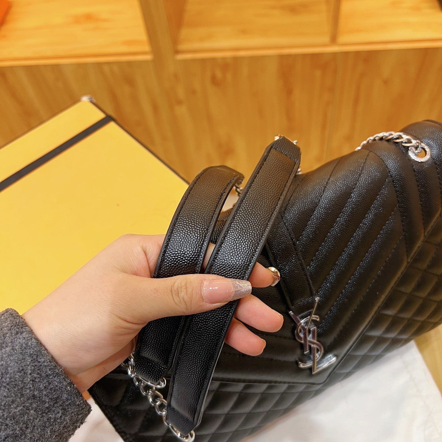 Ysl  Yves Saint Laurent Handbags