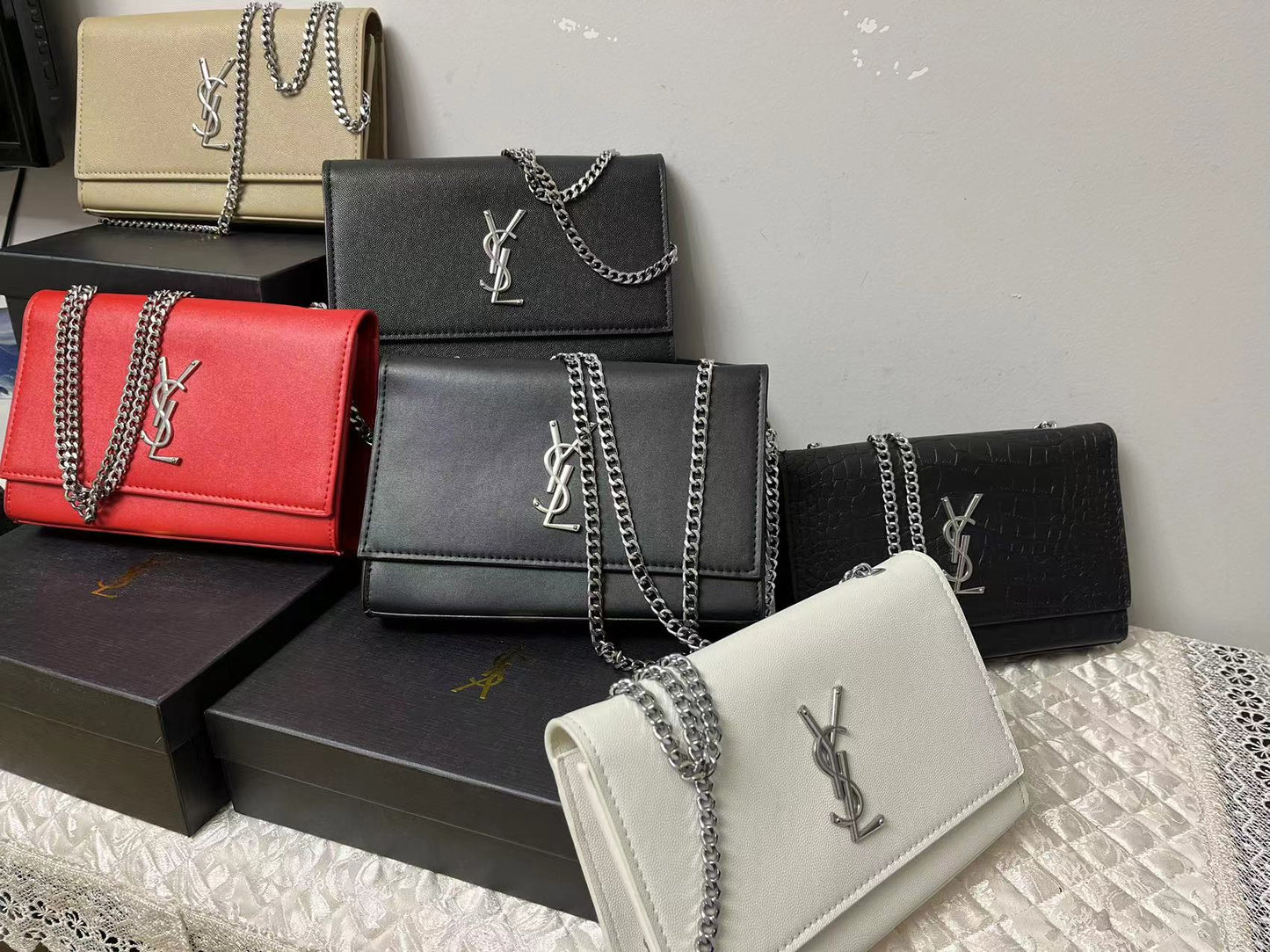 Ysl  Yves Saint Laurent Handbags